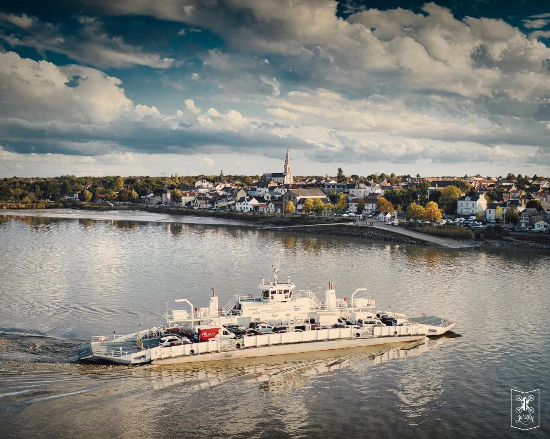 Hotel L'Esplanade Le Pellerin Zewnętrze zdjęcie