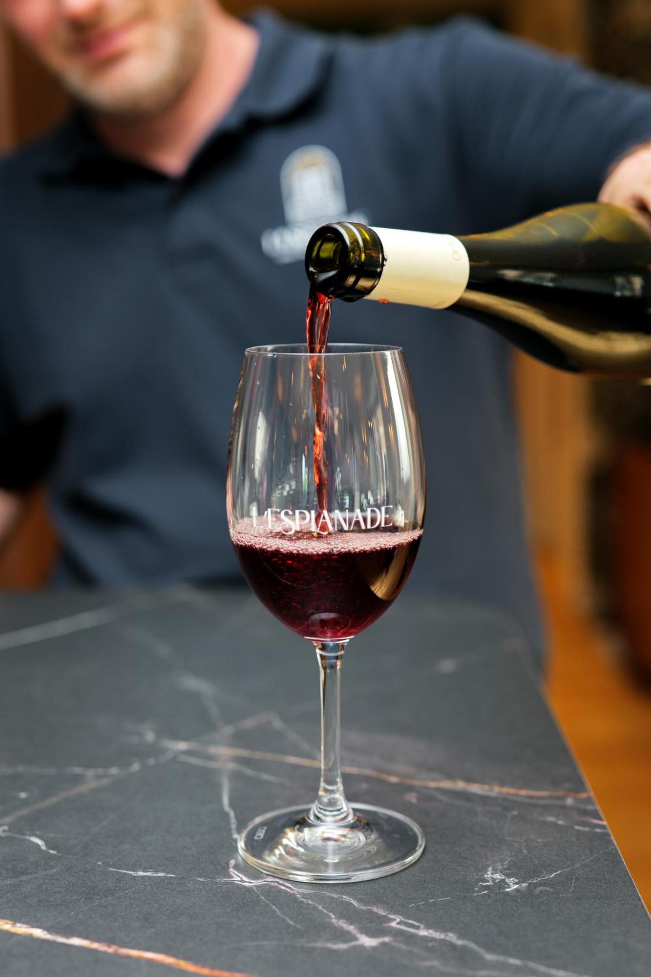 L'Esplanade Hotel Restaurant Bar A Vin Le Pellerin Zewnętrze zdjęcie