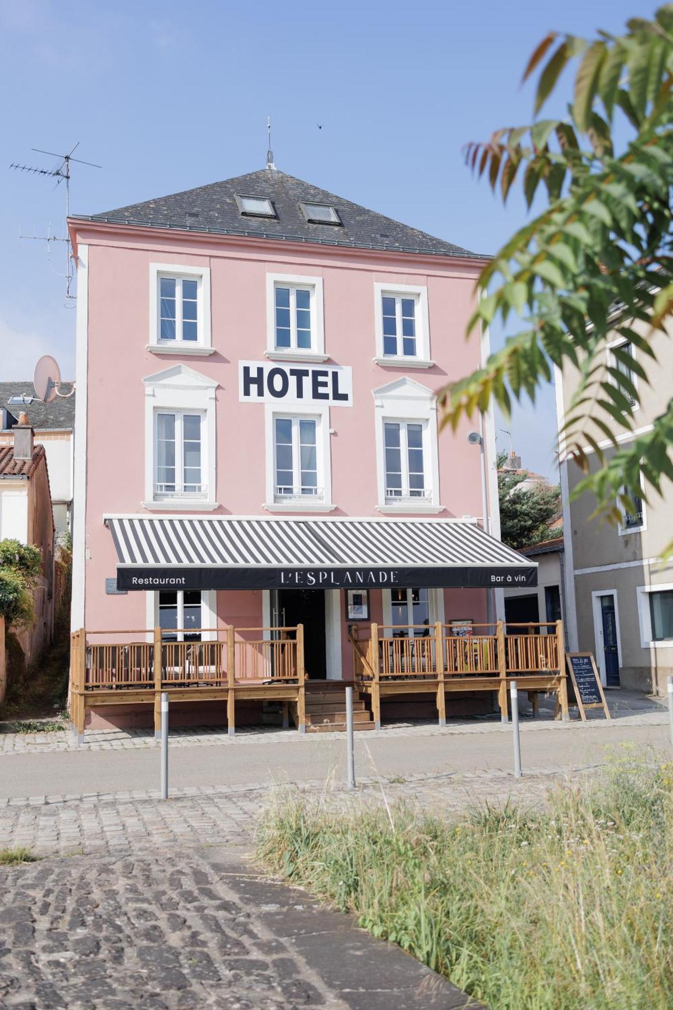 L'Esplanade Hotel Restaurant Bar A Vin Le Pellerin Zewnętrze zdjęcie